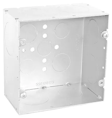 Caja Cuadrada 5", Profundidad 2-7/8" - Soldada, Con Perforaciones Tubo Conduit