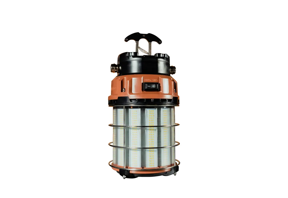 LÁMPARA LED PREFABRICADA DE 150W SUSPENDIDA